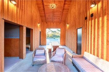 The Stables - Executive Country Living - Pohara