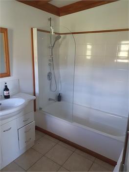 Cape South - Little house of Bloom - RD12 Havelock North