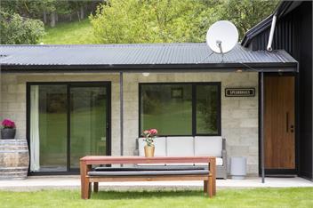 Coronet Peak View | 3BR Home with Hot Tub & Garden - Queenstown