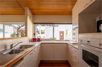 Queenstown Lakeside Gem: 3 BDR, Wi-Fi & Parking - Queenstown