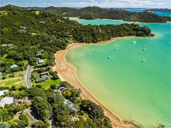 Te Uenga (Bachcare) - Parekura Bay