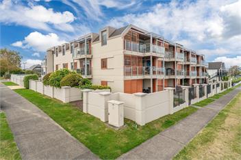 Roberts Street Retreat - Taupo CBD - Taupo
