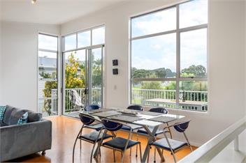 Ocean Road Beach House - Whangamata