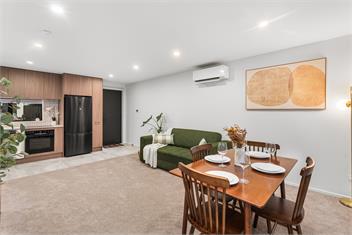 Secure Quiet CBD Townhouse | Free Parking + EV  - 