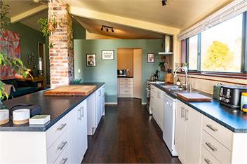 Waimanu Guest House - 