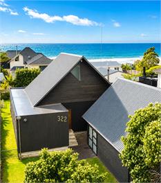 Sunny Matarangi Beach House -