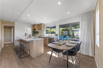 Kinder Cottage - Taupo - Private fully fenced back yard, close to shops - 