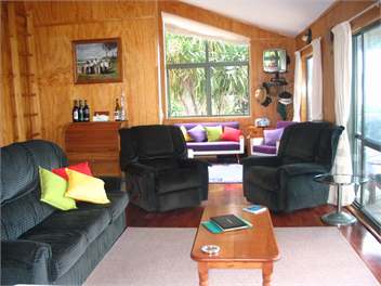 Anaura Bay Absolute Beachfront Retreat - Cottage # 3 -