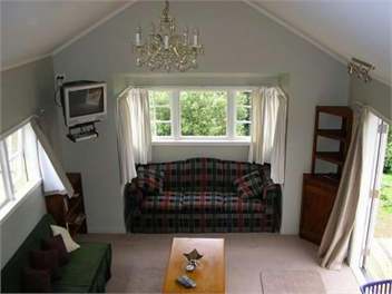 Fern Cottage,WIFI/SkyTv, Lower Hutt -
