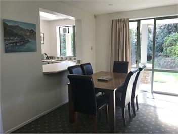 Westmorland hill 3 bed apartment. Warm, Internet & power included. - Christchurch