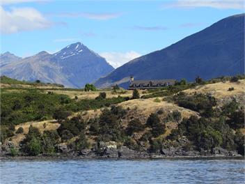 Lakefront Gem - exclusive-use retreat - Wanaka 9382