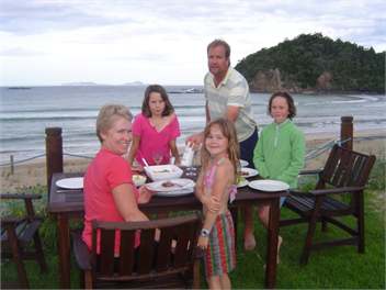 Cedar-Stone Lodge Matapouri waterfront - Tutukaka Coast