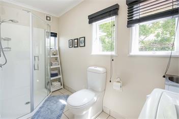 Brookville Cottage - Secluded Central Location - Nelson