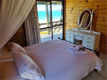 Beach Front House in Ohawini Bay, Northland / Oakura Bay - Northland
