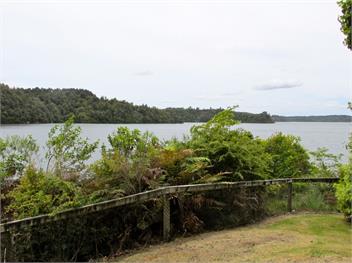 Lake Rotoehu Accommodation (Bachcare) - Lake Rotoehu