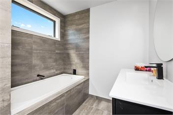 The Place To Be (Bachcare) - Wanaka