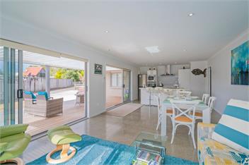 Rose's Beach Pad (Bachcare) - Matarangi