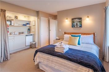 Fantail Cottage with Sea Views (Bachcare) - Akaroa