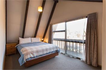 "Edelweiss" Castle Hill Chalet - Canterbury