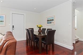 Sandy Jandal - Russell Cottages - Bay of Islands