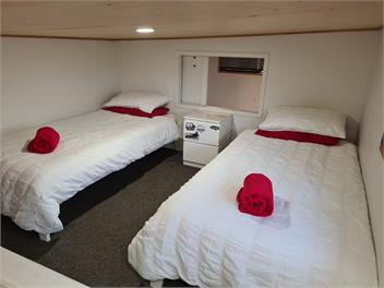 Aria's Tiny House with Spa & Breakfast - Rotorua