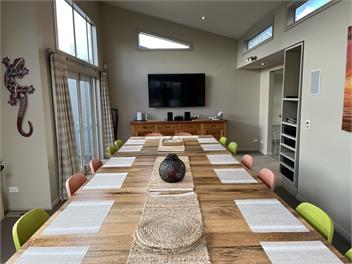 Longshore: Absolute beachfront,spa,tennis,pool - Waikanae Beach