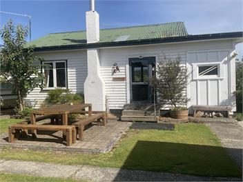 Mountains Edge Cabins - Monowai