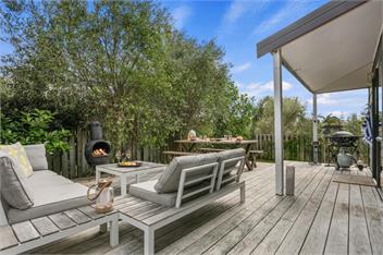 Relax on Williamson - Whangamata - Whangamata
