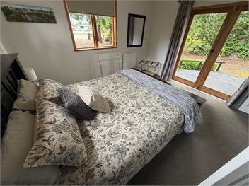 Fiordland Hideaway (Bachcare) - Te Anau
