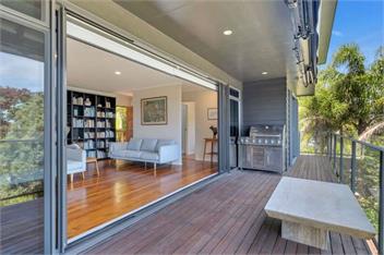 Seas The Day - Beachfront On Coopers - Northland