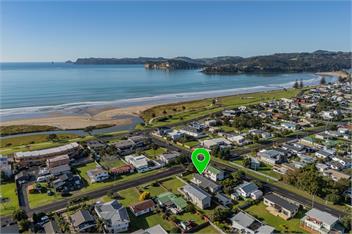 Hosts on the Coast The Lazy Jandel - 