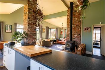 Waimanu Guest House - 
