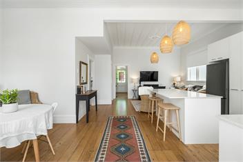 Hibiscus Cottage -