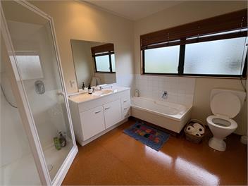 Your Relaxed Beach Base in Matarangi -
