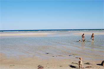 Caloundra Beach Townhouse - 400m to the Beach - Caloundra