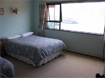 Queenstown Spacious Family Home with fantastic views - 