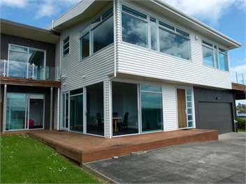 Langs Beach Stunning Ocean Views - Langs Beach