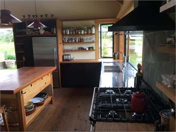 Awahuri - Waterfront River bend retreat (the Modern Bach!) - Taupo