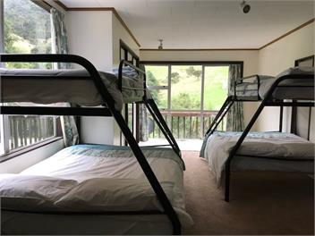 Secluded Kenepuru Retreat. Beach, Bush & 50ha Farm - Picton