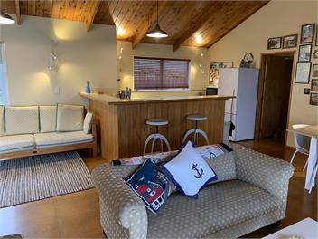 Houston Cottage - Russell     
