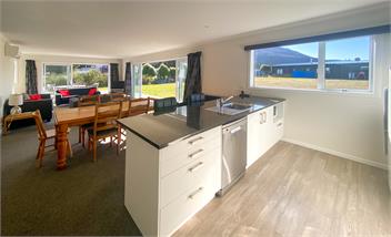 Peaceful, Warm, Sunny Lake Hawea Home - Wanaka