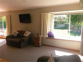 Summer Retreat (Bachcare) - Blenheim