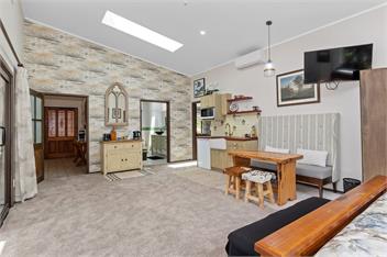 Westhay Stables (Bachcare) - Paparoa
