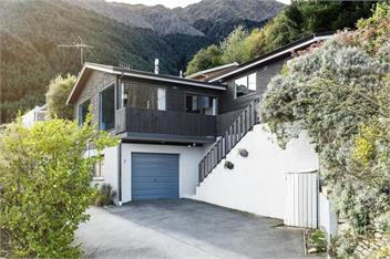 The Alpine (Bachcare) - Queenstown