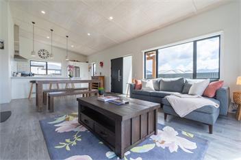 Pounamu Paradise (Bachcare) - Te Anau