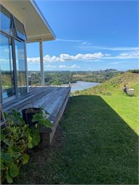 Stylish modern home with spectacular views - Kerikeri