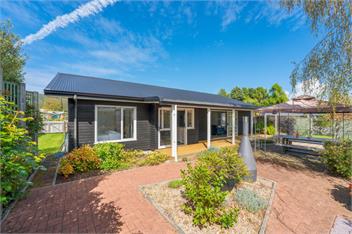 Kinloch Hideaway - 3bdrms, family friendly, close to lake! - Taupo