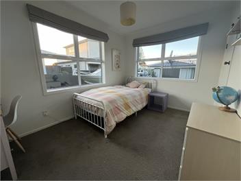 Beautiful beach bungalow with pool - Mt Maunganui