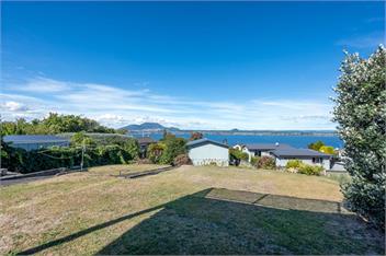 Lofty Lakeviews (Bachcare) - Acacia Bay