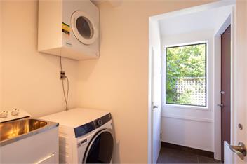 Lakeview Paradise: 3BR, Hot Tub, BBQ, Garden - Queenstown